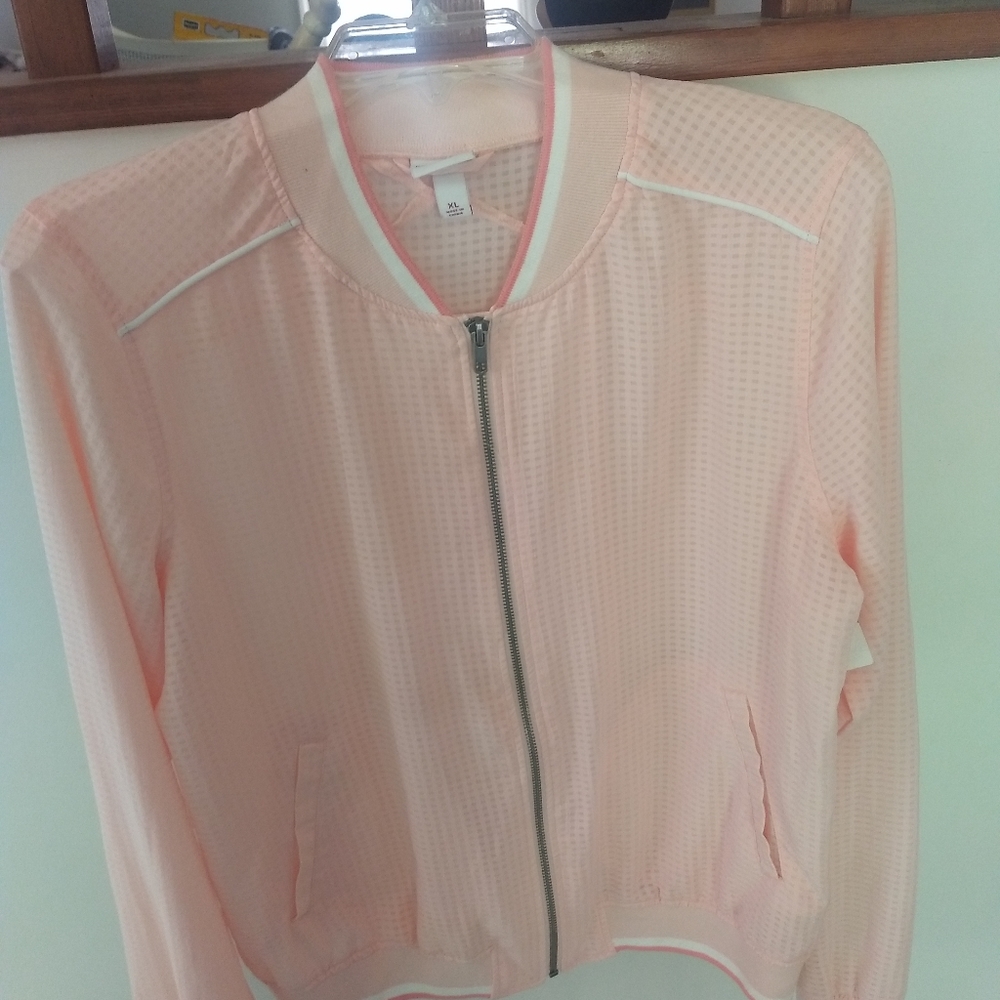 Jacket with zipper